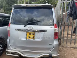 Toyota Noah 2010 Silver