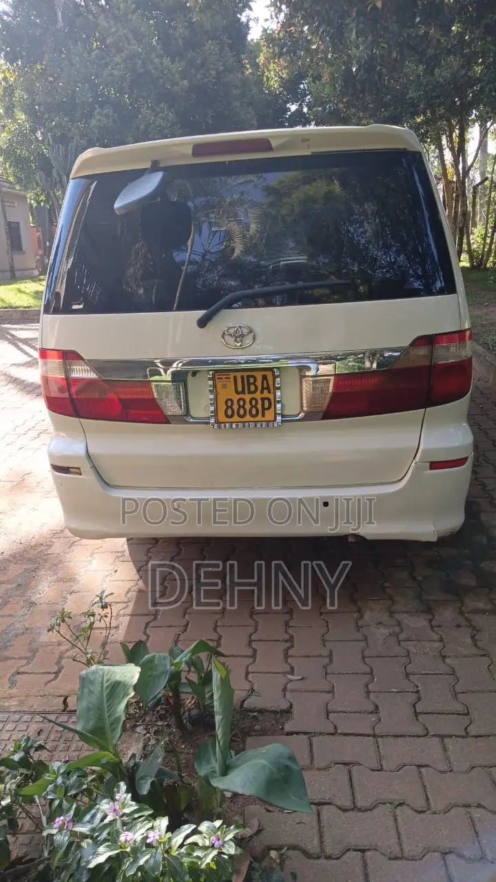Toyota Alphard 2.4 Petrol AWD 2003 White