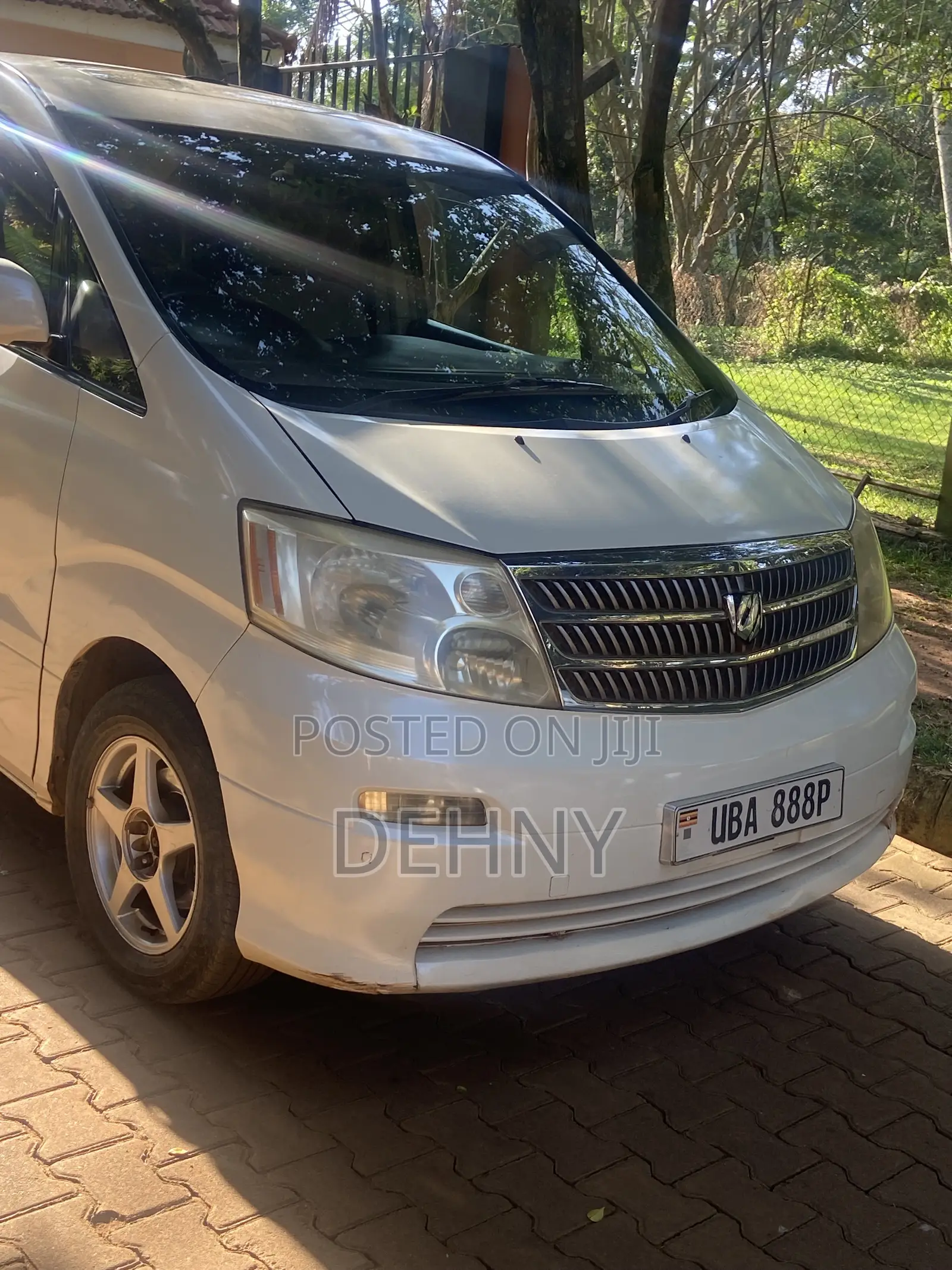 Toyota Alphard 2.4 Petrol AWD 2003 White