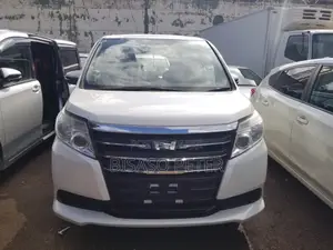 Toyota Noah 2.0 AWD (8 Seater) 2014 White