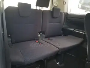 Toyota Noah 2.0 AWD (8 Seater) 2014 White