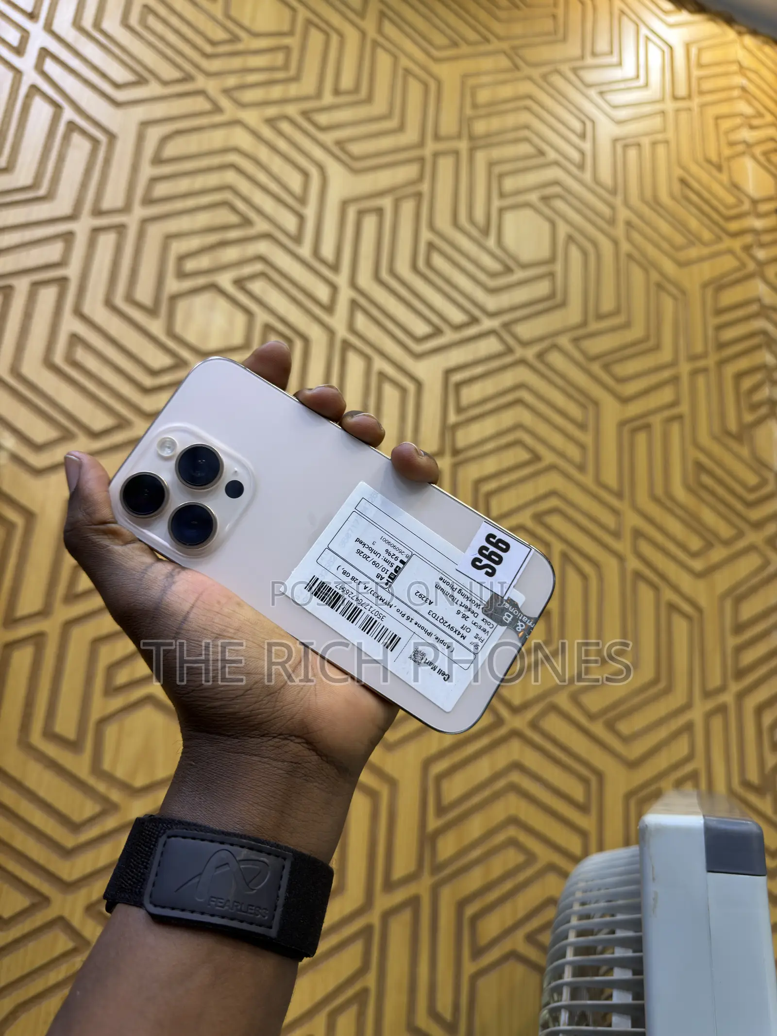 Apple iPhone 16 Pro 256 GB Gold