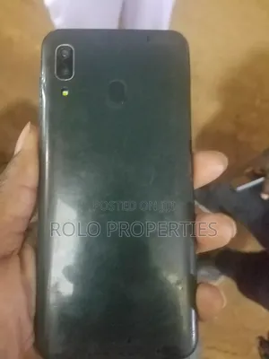 Samsung Galaxy A20 32 GB Black