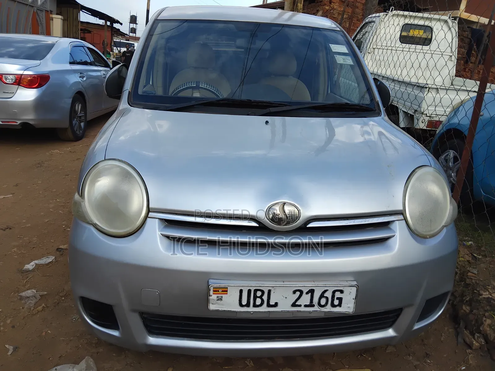 Toyota Sienta 2009 Silver