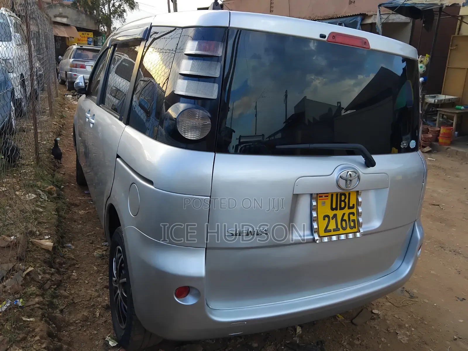 Toyota Sienta 2009 Silver