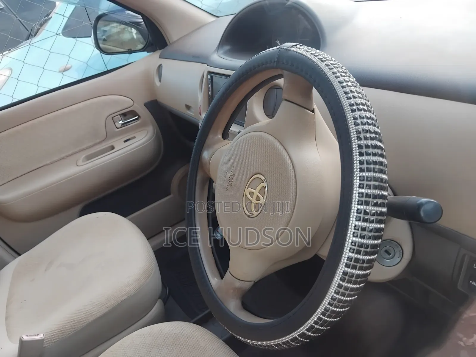 Toyota Sienta 2009 Silver