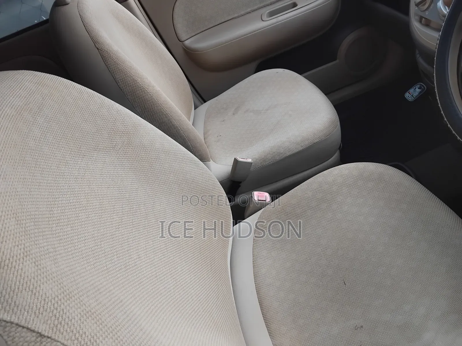 Toyota Sienta 2009 Silver