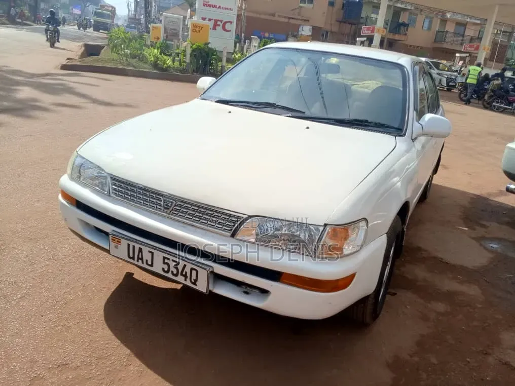Toyota Corona 1991 White
