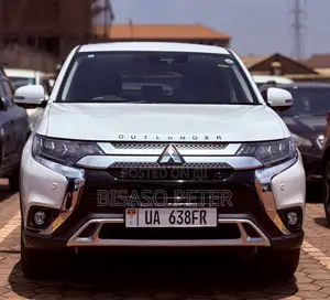Mitsubishi Outlander 2018 White
