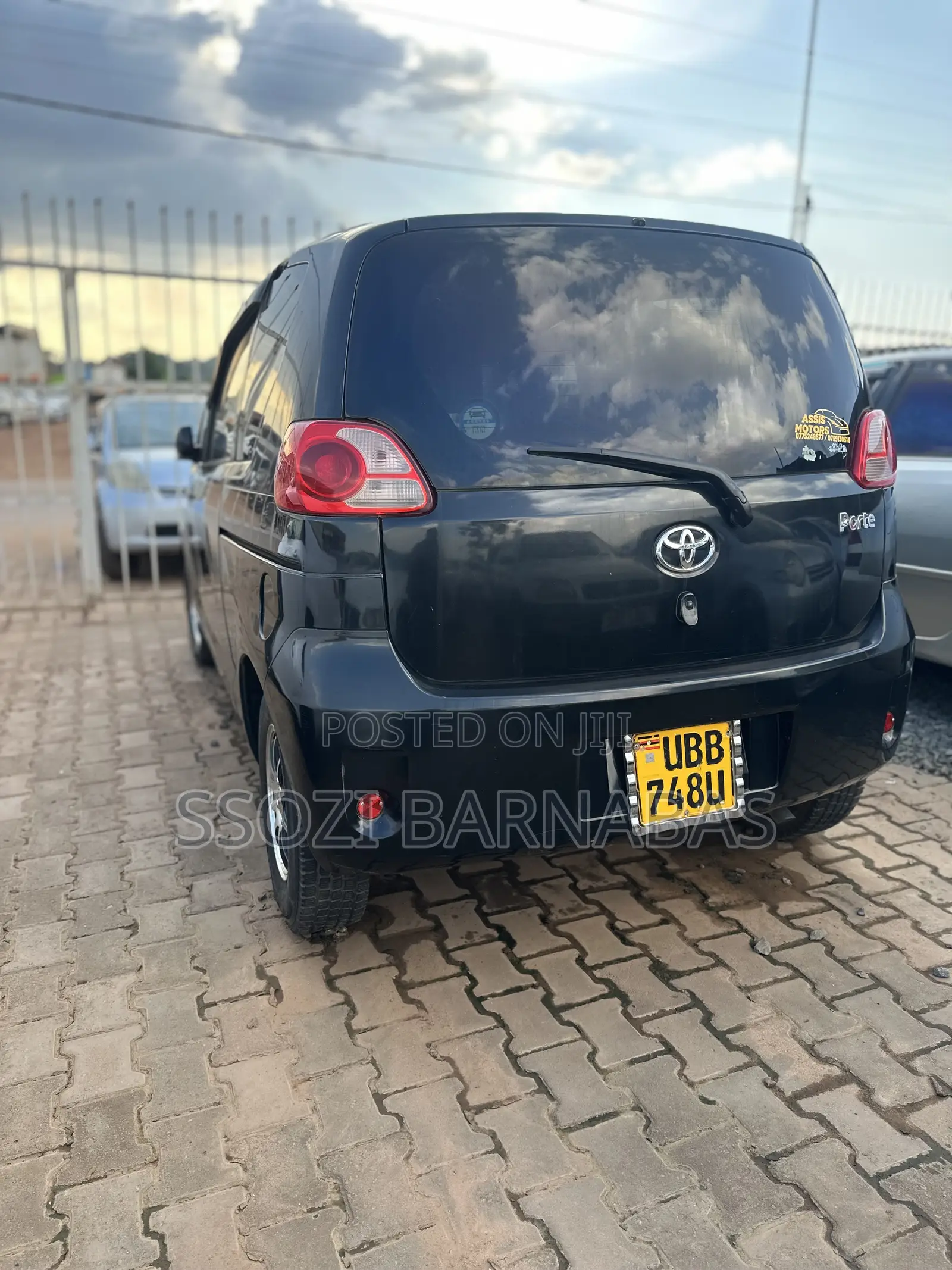 Toyota Porte 2005 Black
