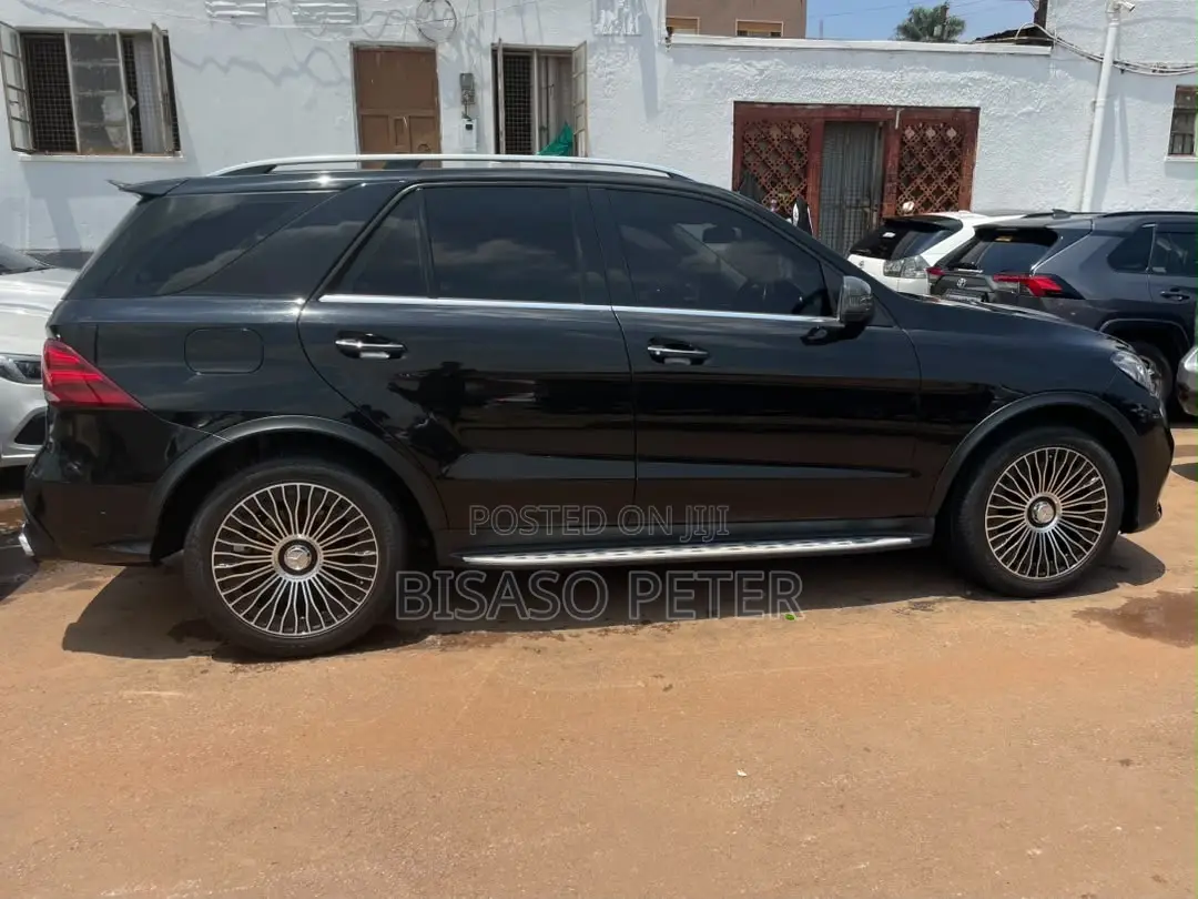 Mercedes-Benz M Class ML350 4dr SUV (3.5L 6cyl 7A) 2014 Black
