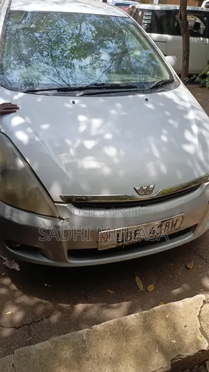 Toyota Wish 2004 Silver