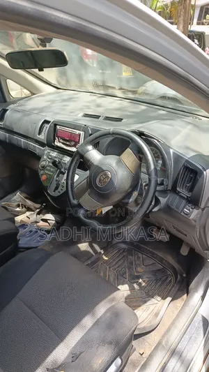 Toyota Wish 2004 Silver
