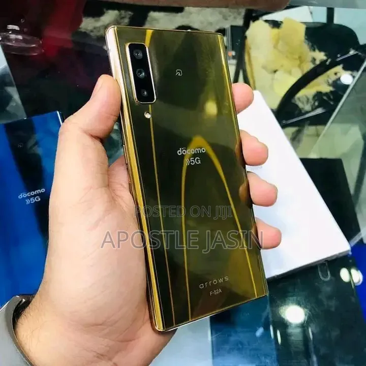 Fujitsu Arrows NX9 F-52A 128 GB Gold
