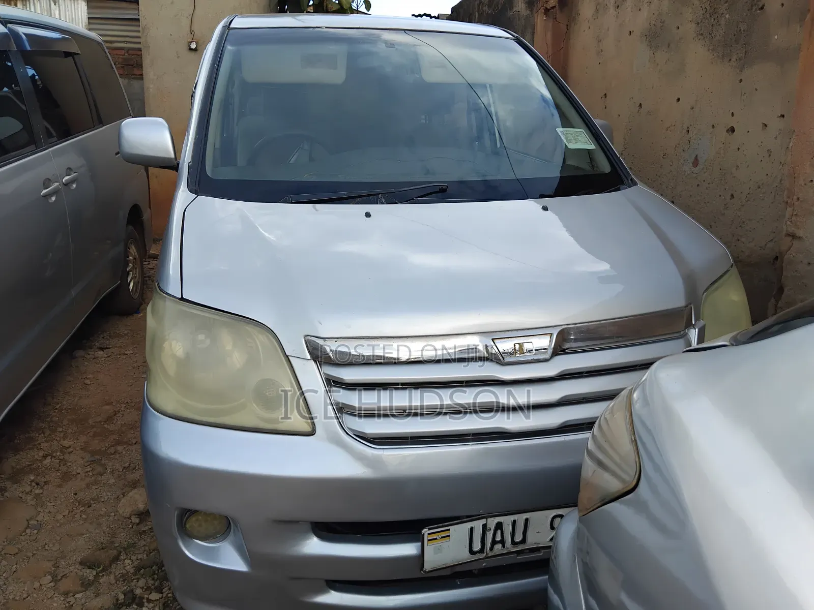 Toyota Noah 2007 Gray