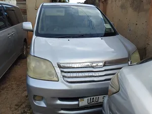 Toyota Noah 2007 Gray
