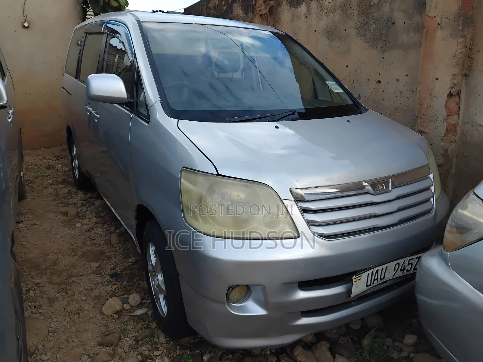 Toyota Noah 2007 Gray