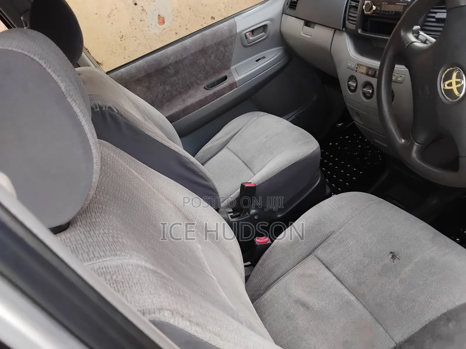 Toyota Noah 2007 Gray