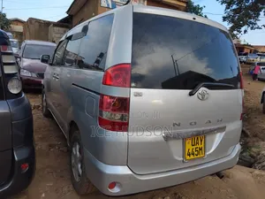 Toyota Noah 2007 Gray