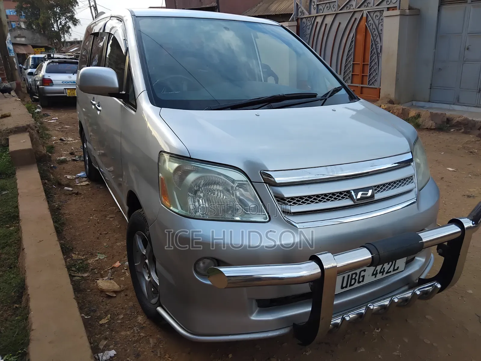 Toyota Noah 2007 Gray