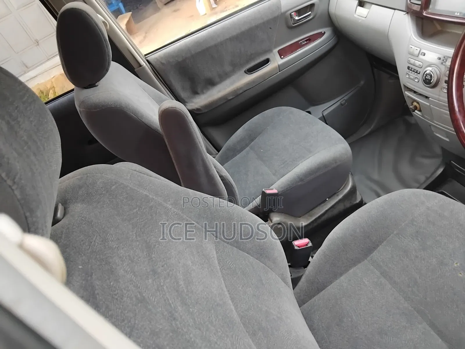Toyota Noah 2007 Gray