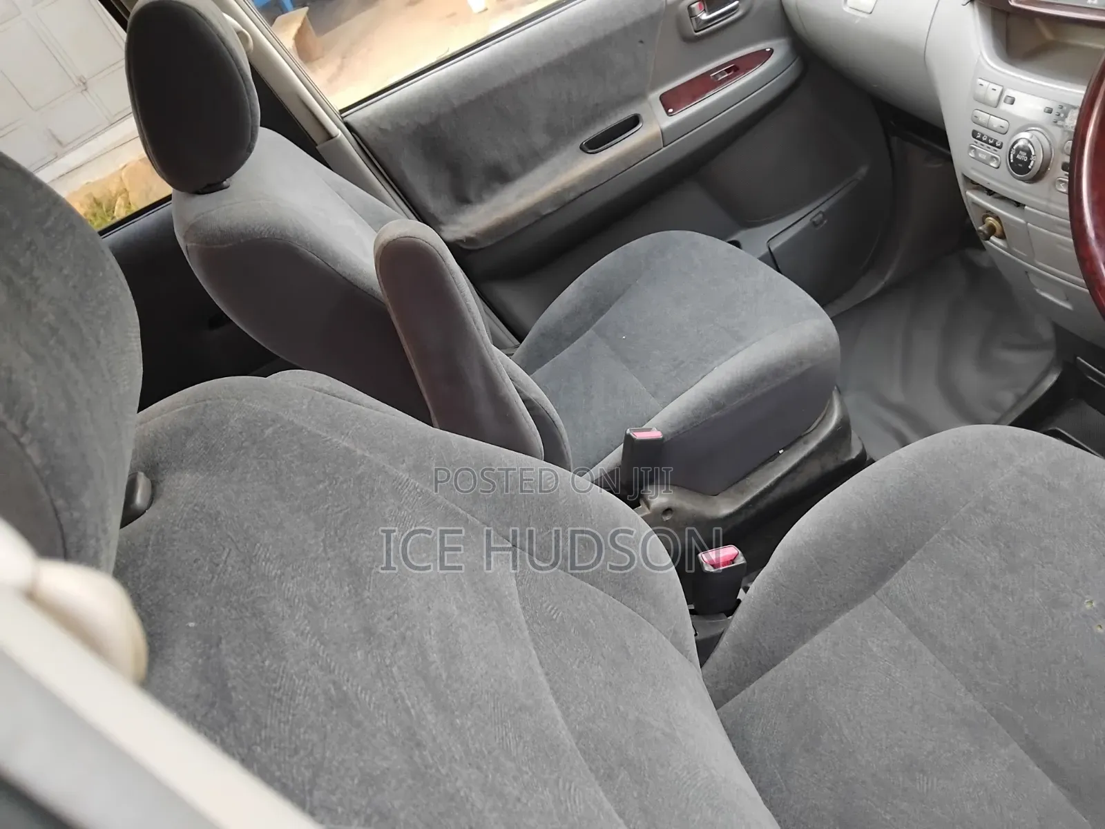 Toyota Noah 2007 Gray