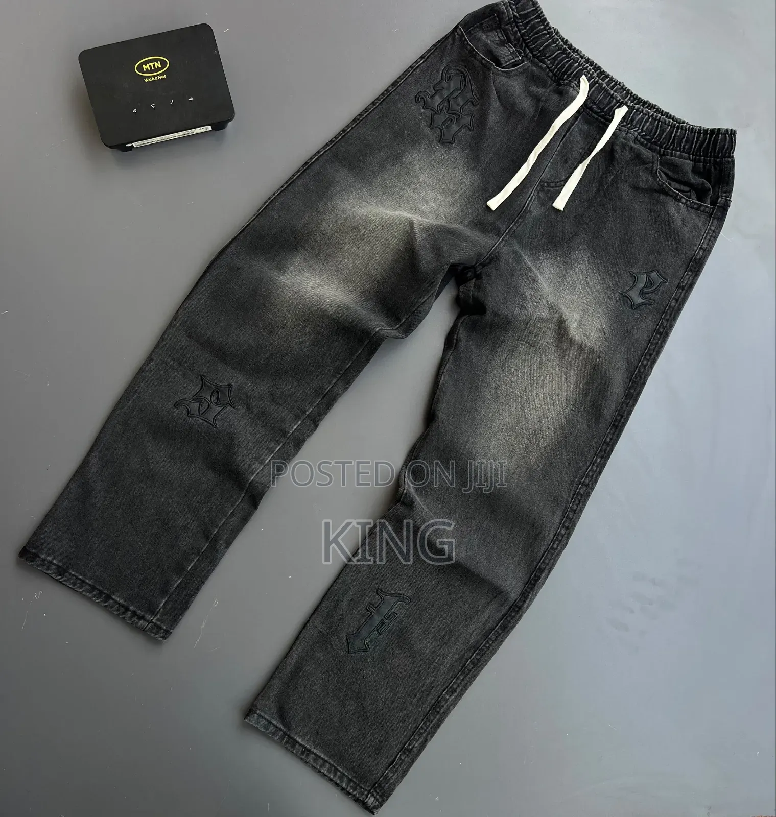 Men's Dark-Wash/Black Vintage Straight-Fit and Baggy Denim Jeans