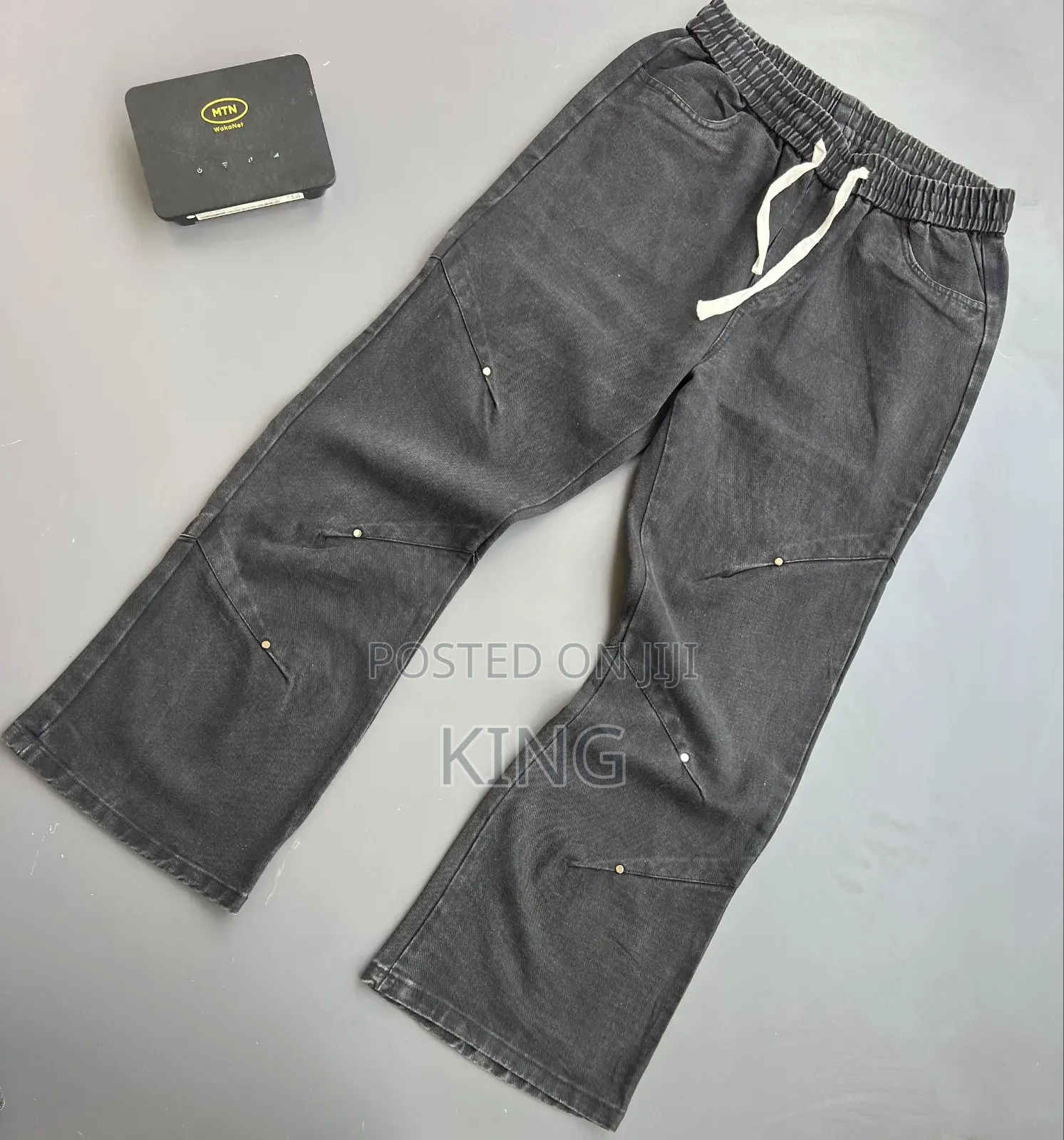 Men's Dark-Wash/Black Vintage Straight-Fit and Baggy Denim Jeans