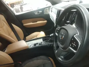 Volvo XC60 2019 White