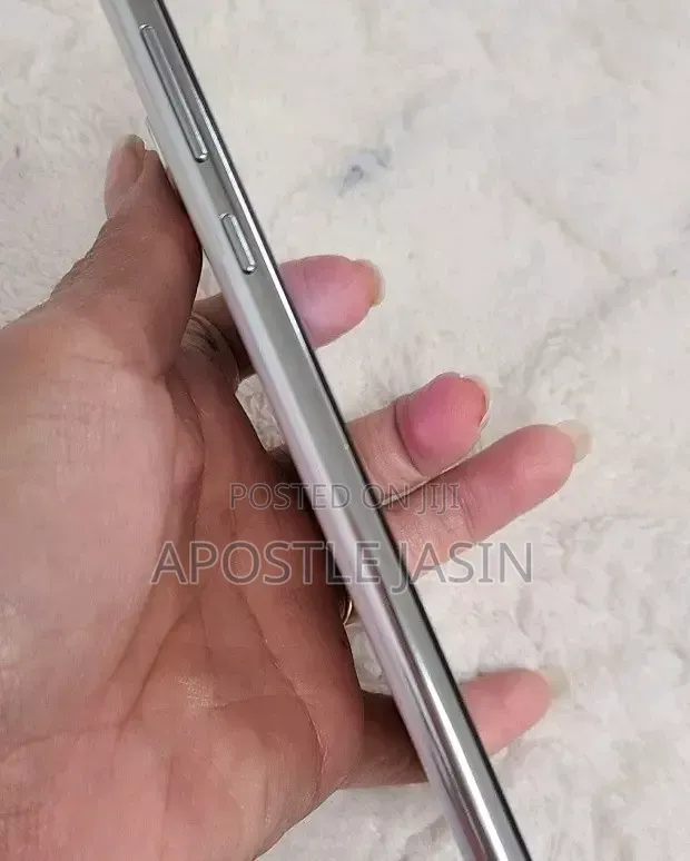 Samsung Galaxy S10e 128 GB White