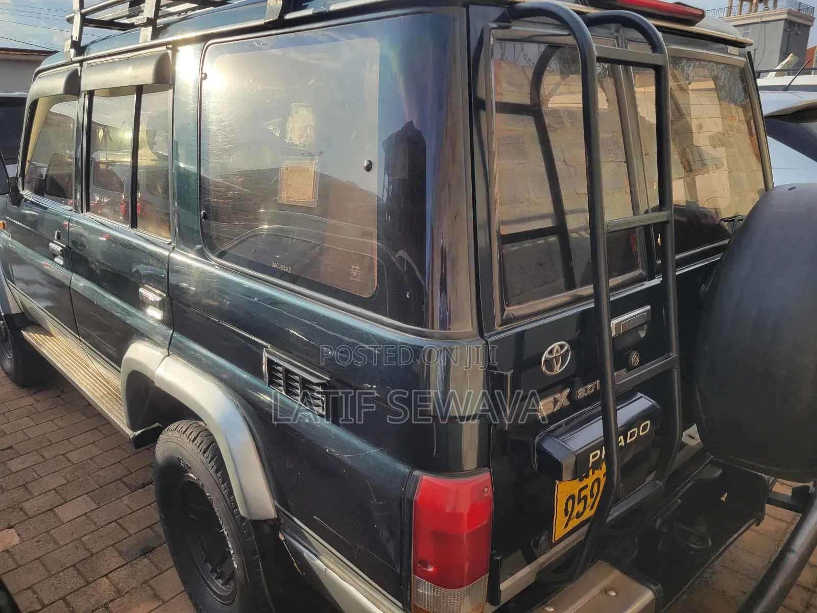 Toyota Land Cruiser 90 1996 Green
