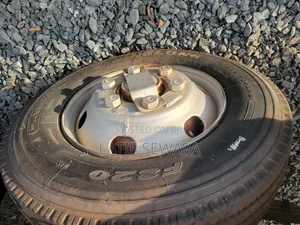Mitsubishi Fuso Fighter 2004 White