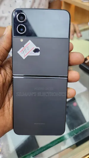 Samsung Galaxy Z Flip4 256 GB Black