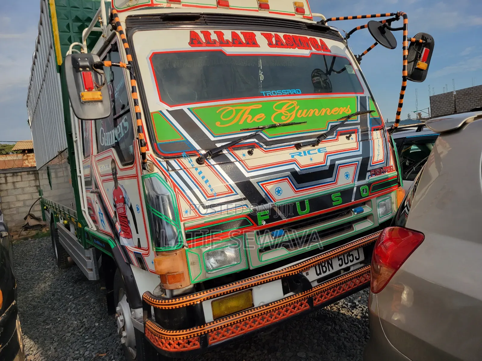 Mitsubishi Fuso Fighter 2004 White