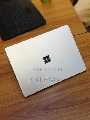 New Laptop Microsoft Surface Go 2 8GB Intel Core i5 SSD 128GB