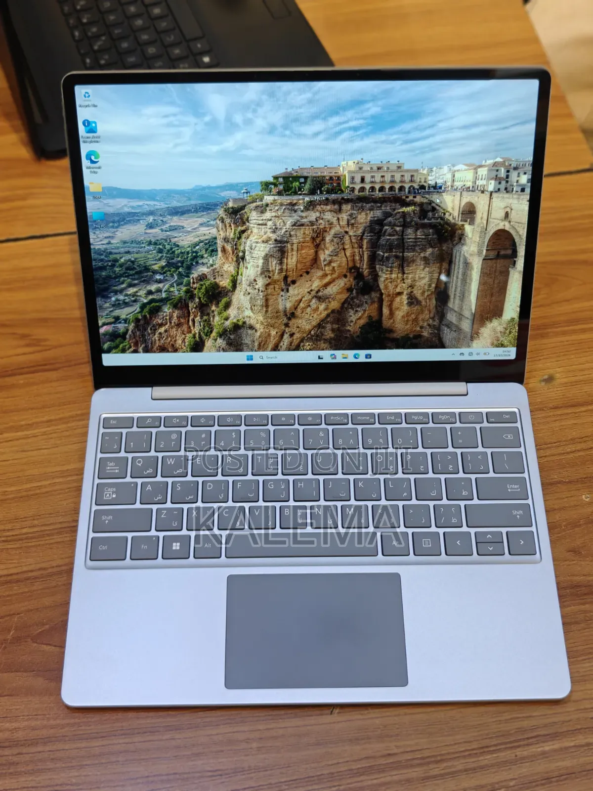 New Laptop Microsoft Surface Go 2 8GB Intel Core i5 SSD 128GB