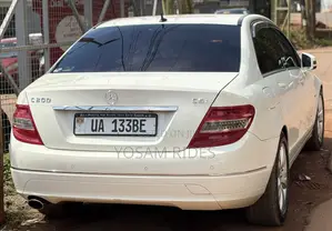 Mercedes-Benz C200 2011 White