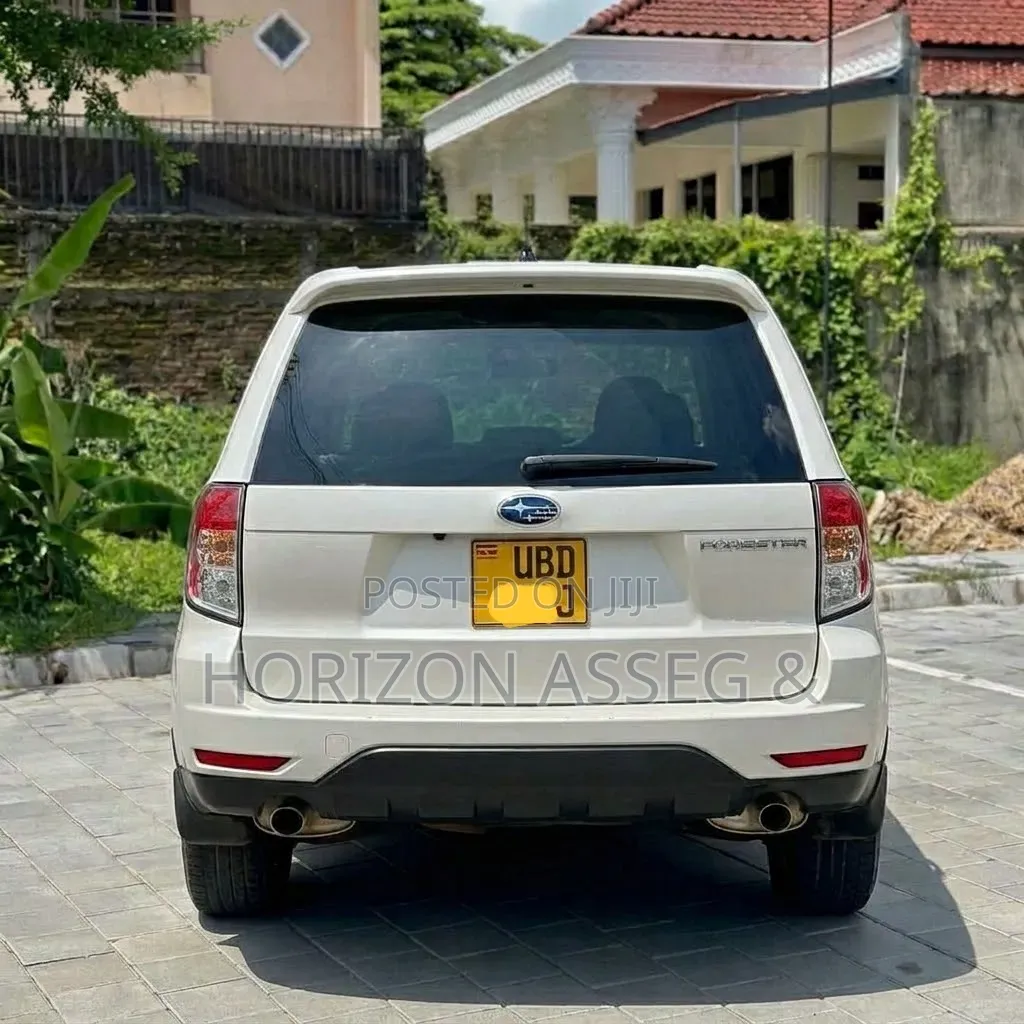 Subaru Forester 2010 Off white