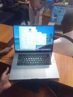 Laptop Apple MacBook Pro 2021 M1 16GB Intel Core i5 SSD 512GB