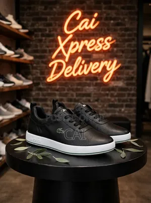 Lacoste Low-Top Casual Sneakers. Black, Grey