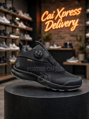 Black Columbia Explore Waterproof Hiking Sneaker Boot