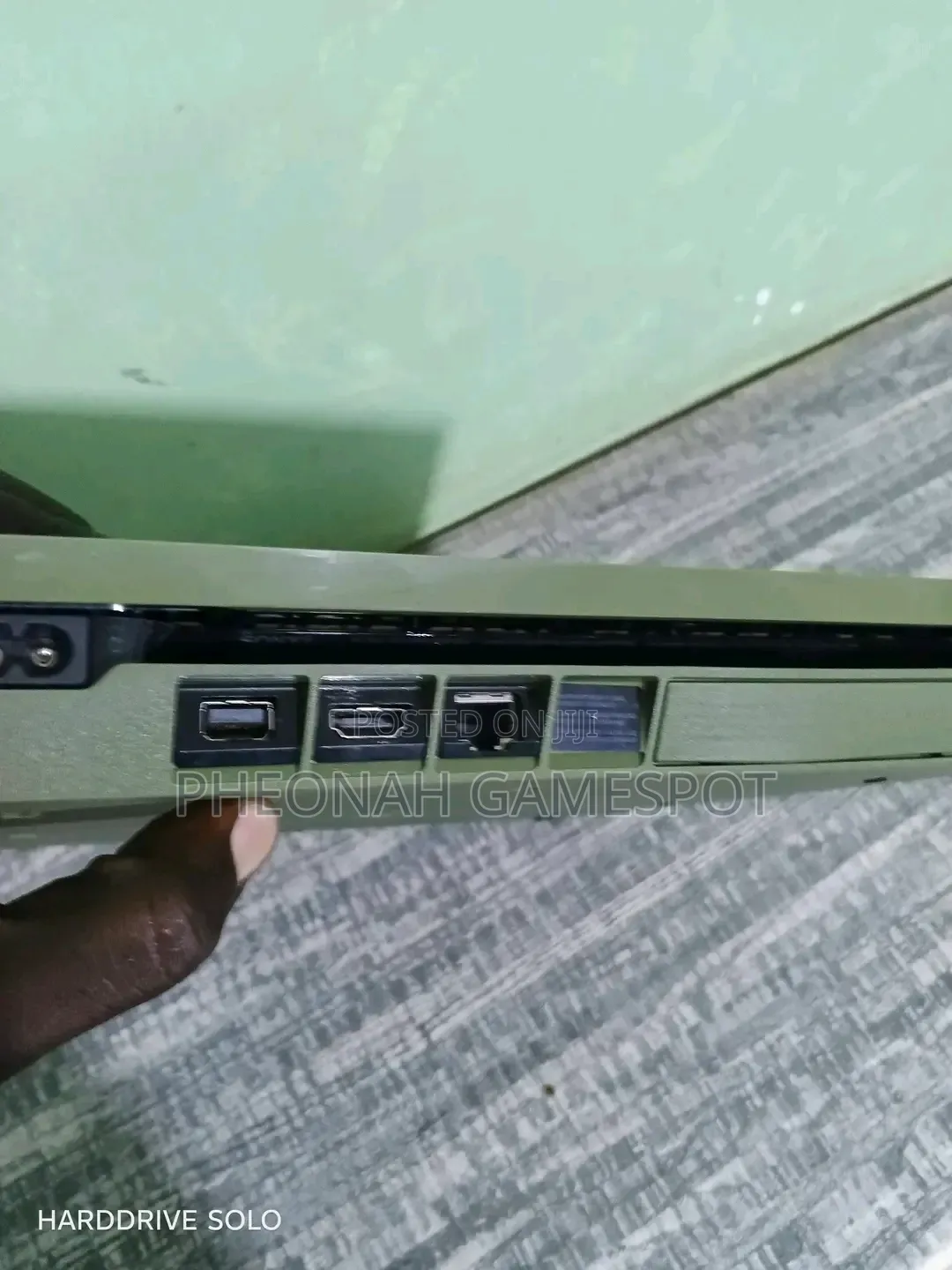 PS4 Slim With 2 Pads: Twelve Games Inside, You Won't Sleep Tonight