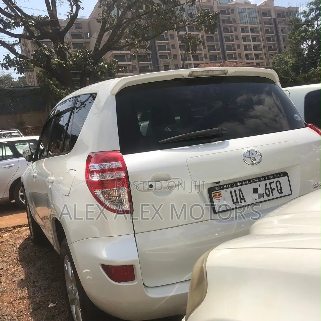 Toyota RAV4 2012 White