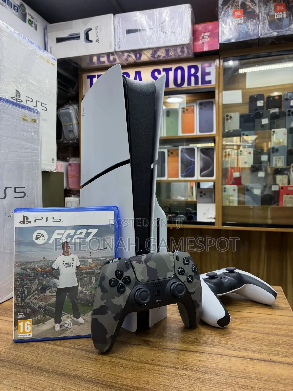 UK Used PS5 Slim: Looks Brand New and Comes With Two Clean Pads
