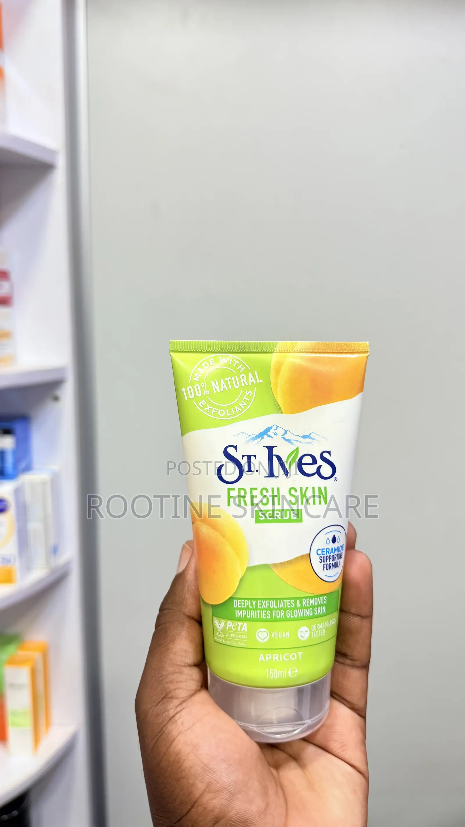 St Ives Fresh Skin With Apricot Facial Exfoliating Scrub