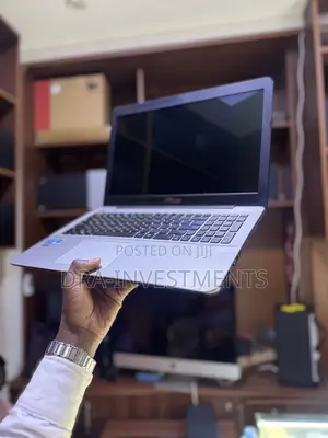 Laptop Asus A42F 8GB Intel Core i5 HDD+SSD 500GB