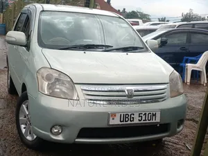 Toyota Raum 1.5 AWD 2006 Blue