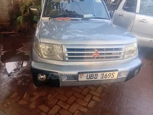 Mitsubishi Pajero IO 2000 Silver