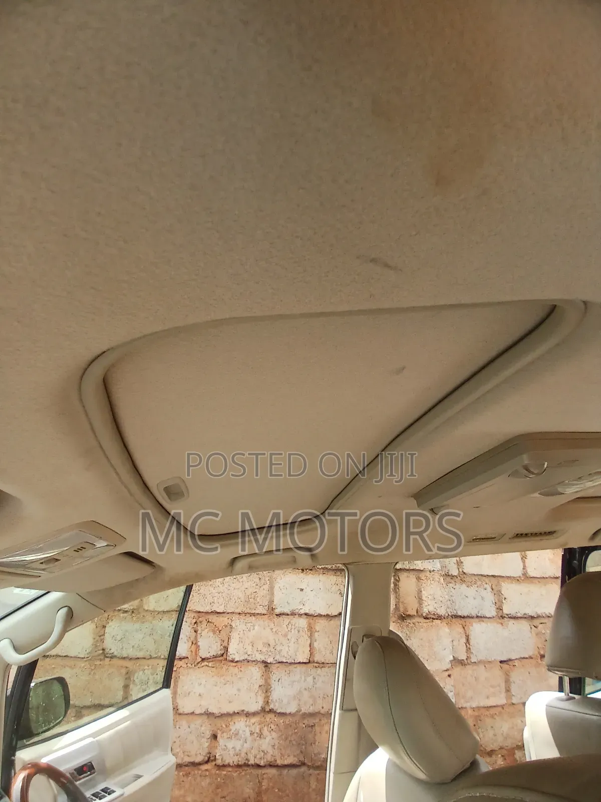 Toyota Noah 2.0 143hp AWD (7 Seater) 2012 Black