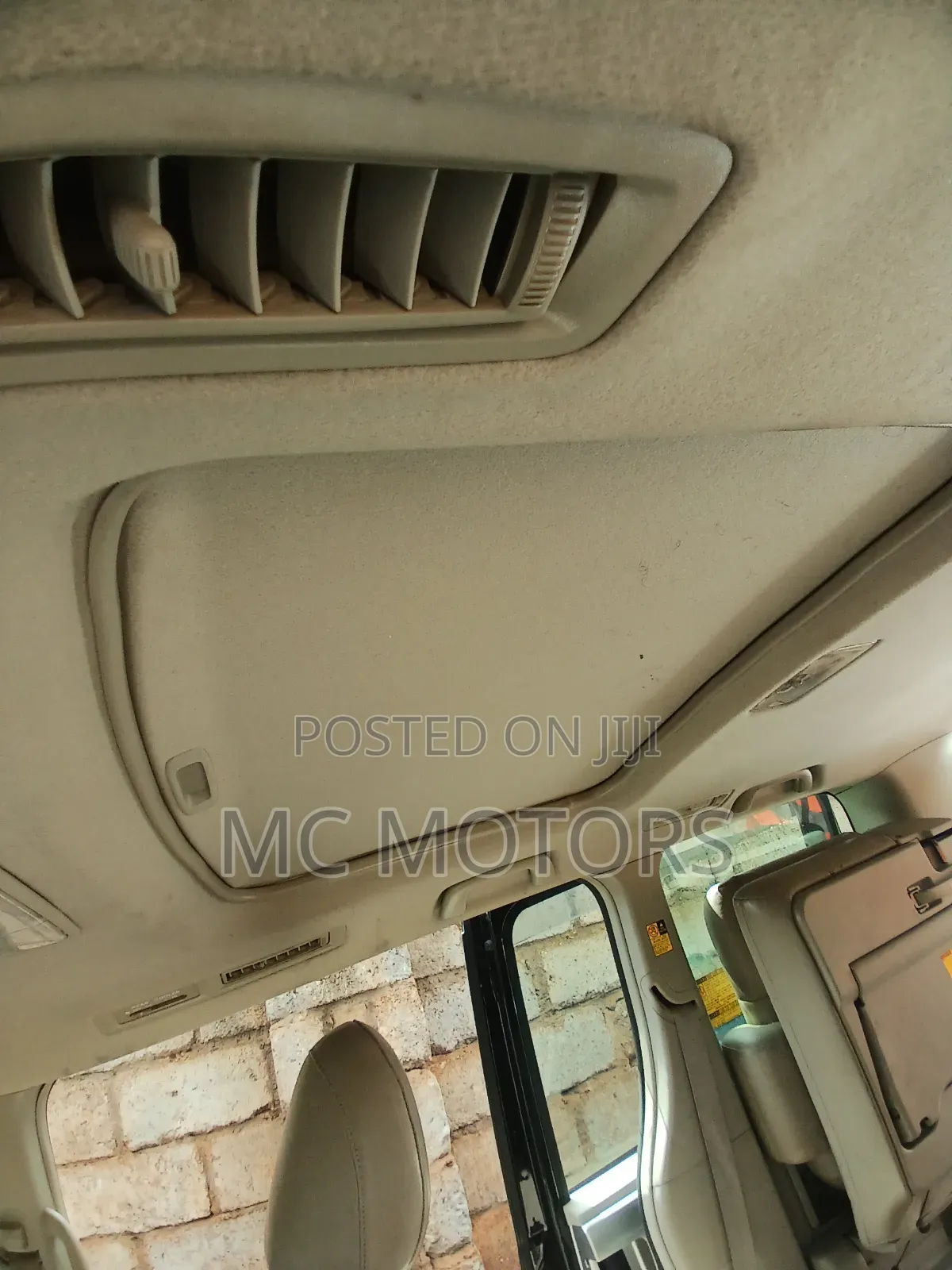 Toyota Noah 2.0 143hp AWD (7 Seater) 2012 Black